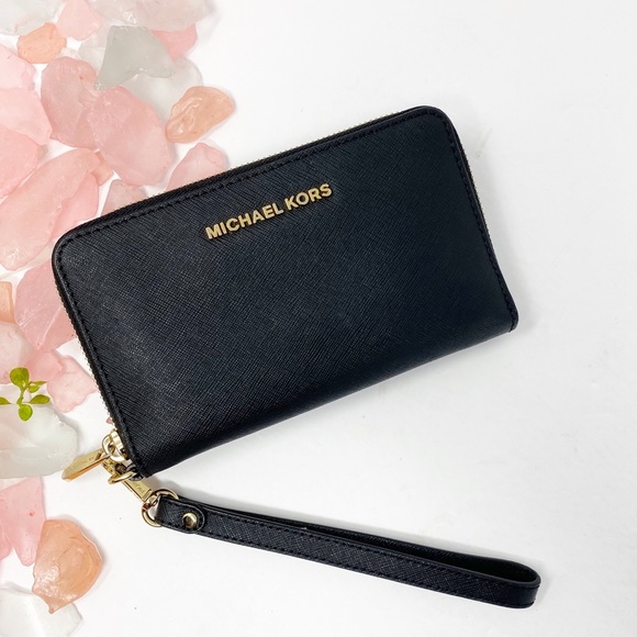 Michael Kors Jet Set Travel Smartphone Wristlet